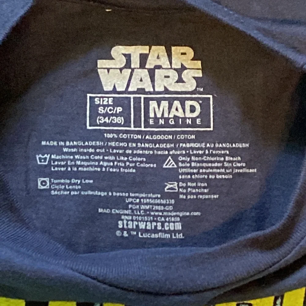 NWOT Men’s Small Star Wars Mandalorian Tee Navy Blue - Picture 3 of 3